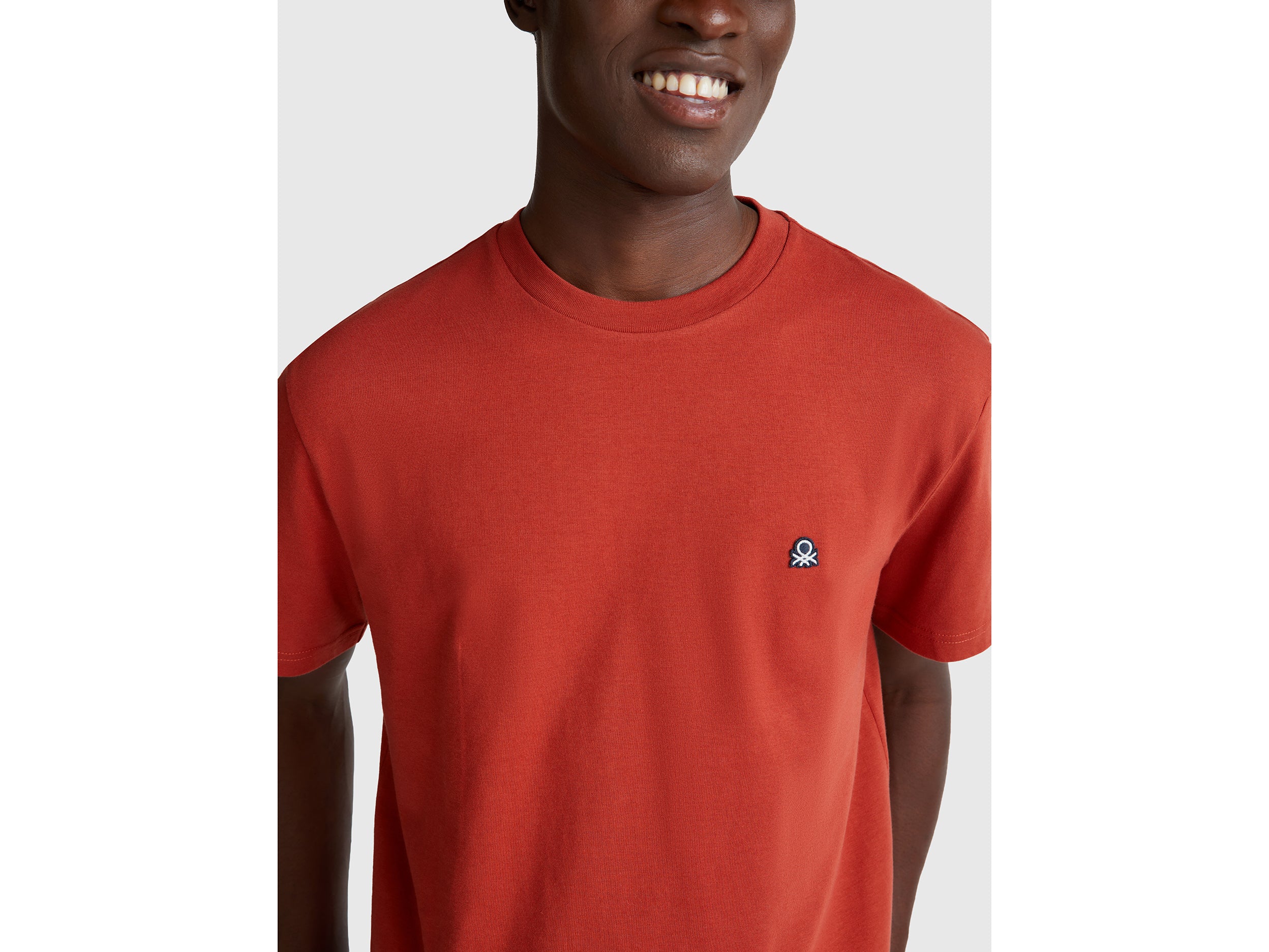 T-shirt básica de algodão - ucb_image_FY