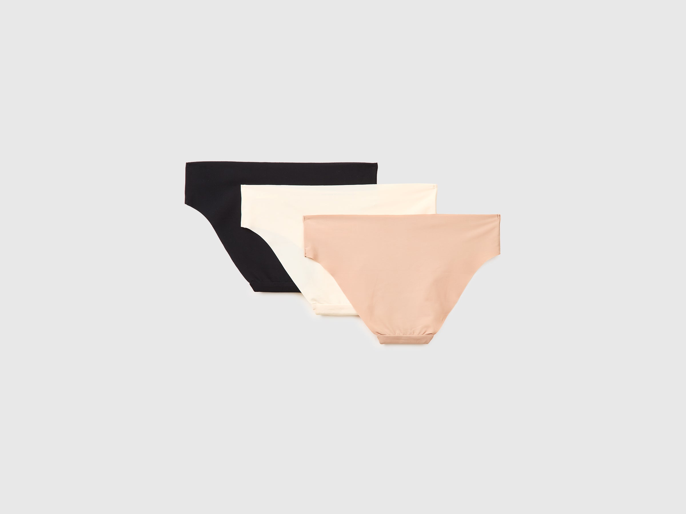 Three seamless briefs - ucb_image_BS