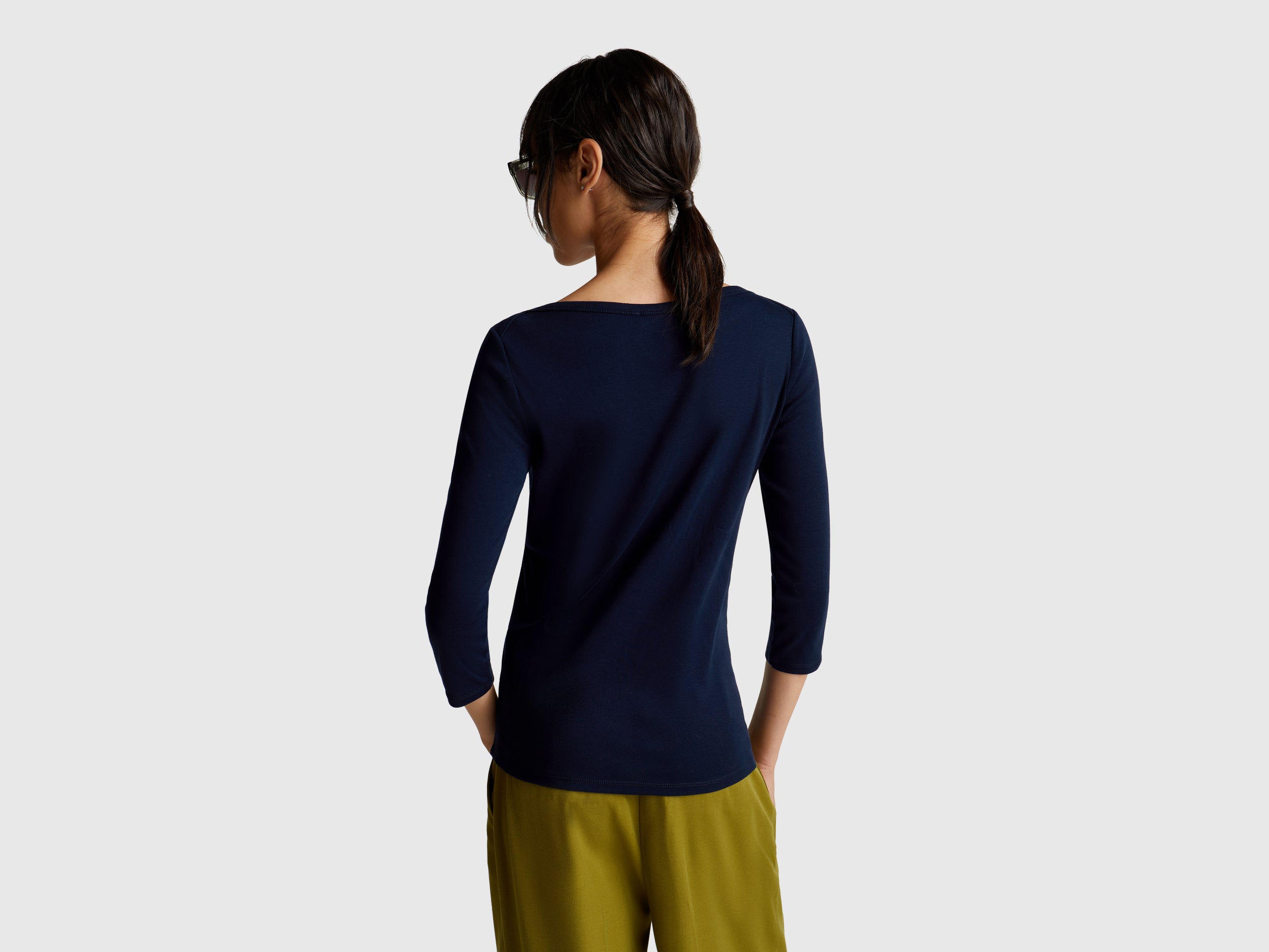 T-shirt com decote à barco - ucb_image_B