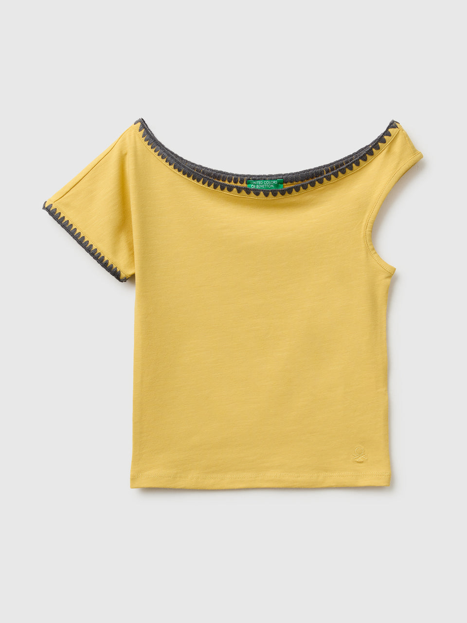 Asymmetrical top - ucb_image_FS