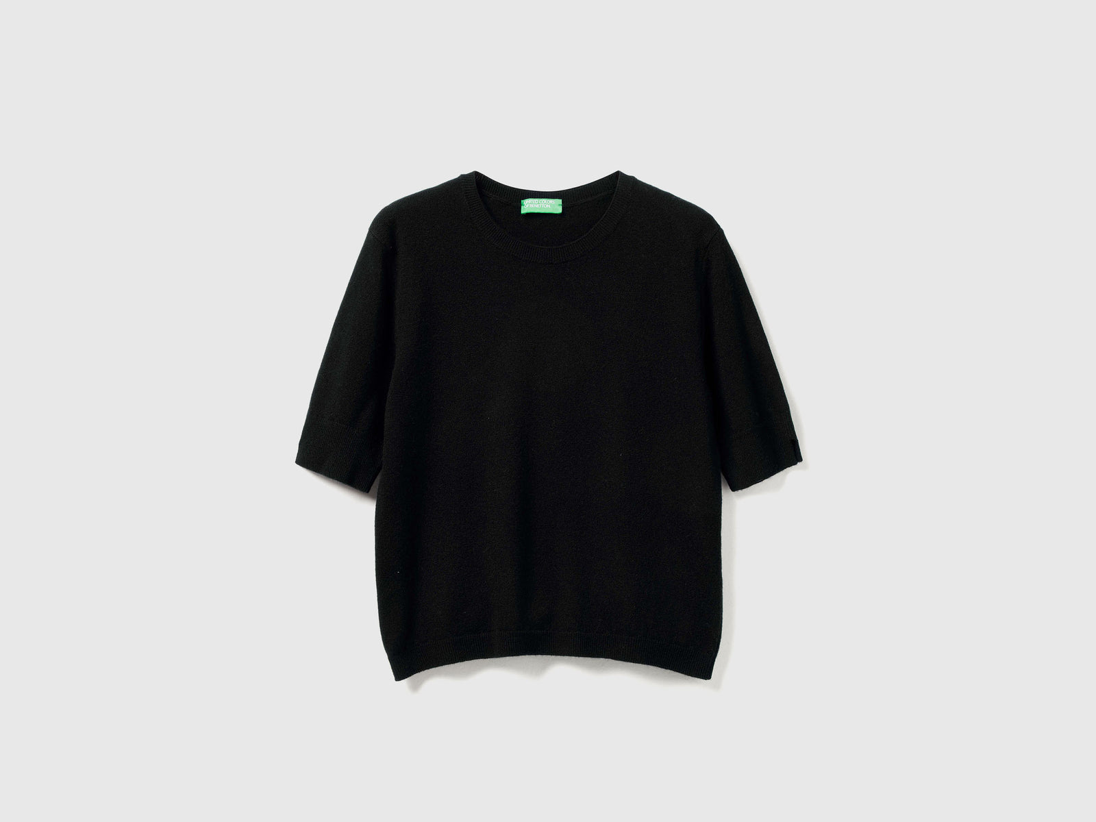 Camisola de manga curta preta em pura lã Merino - ucb_image_FS