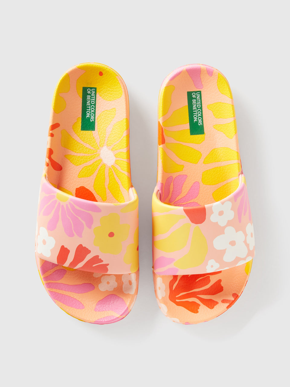 Chinelos com estampado floral - ucb_image_BS