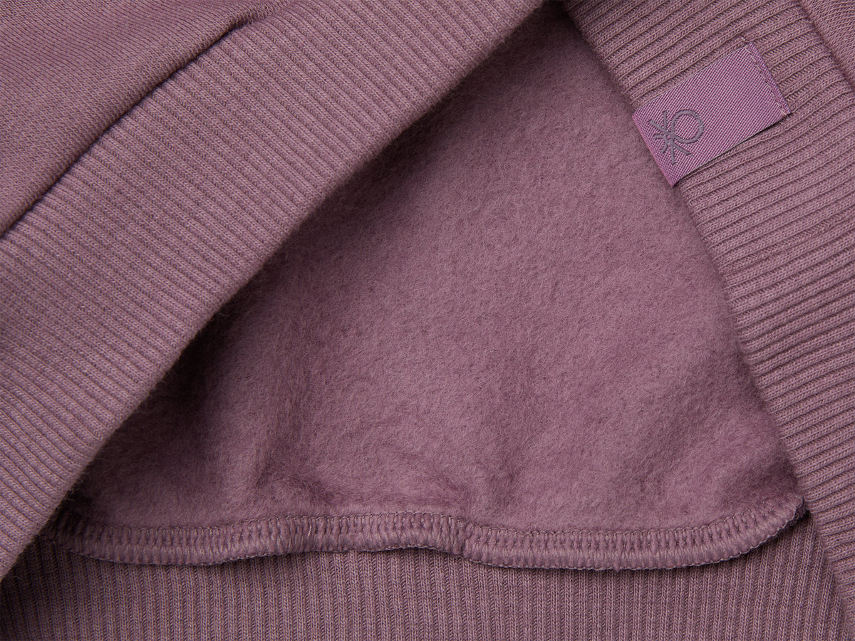 Sweat de gola redonda © CapyFun - ucb_image_DS1