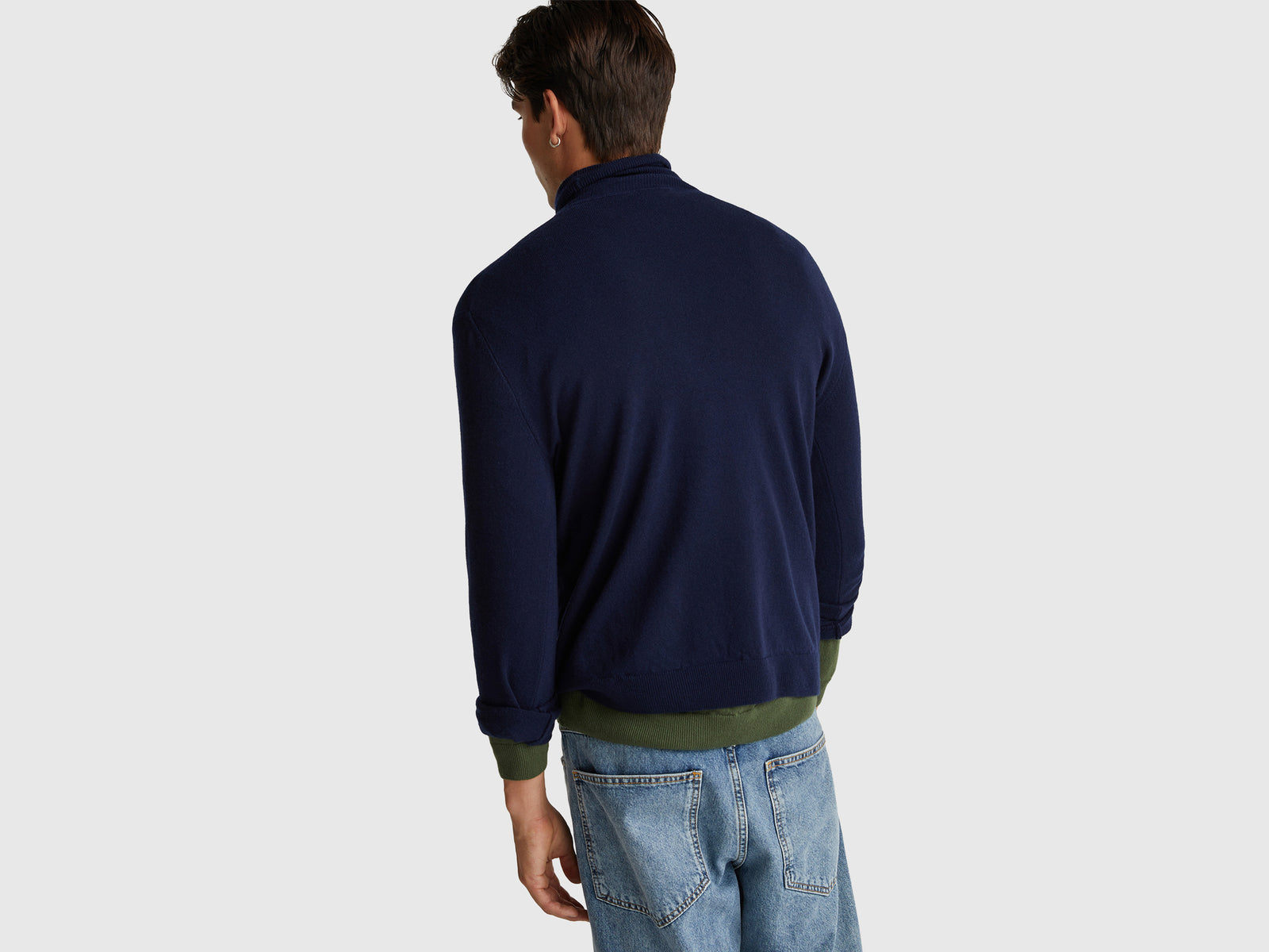Camisola de gola alta azul-escuro em pura lã Merino - ucb_image_B