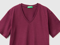 V-neck t-shirt in lightweight cotton - ucb_image_DS1