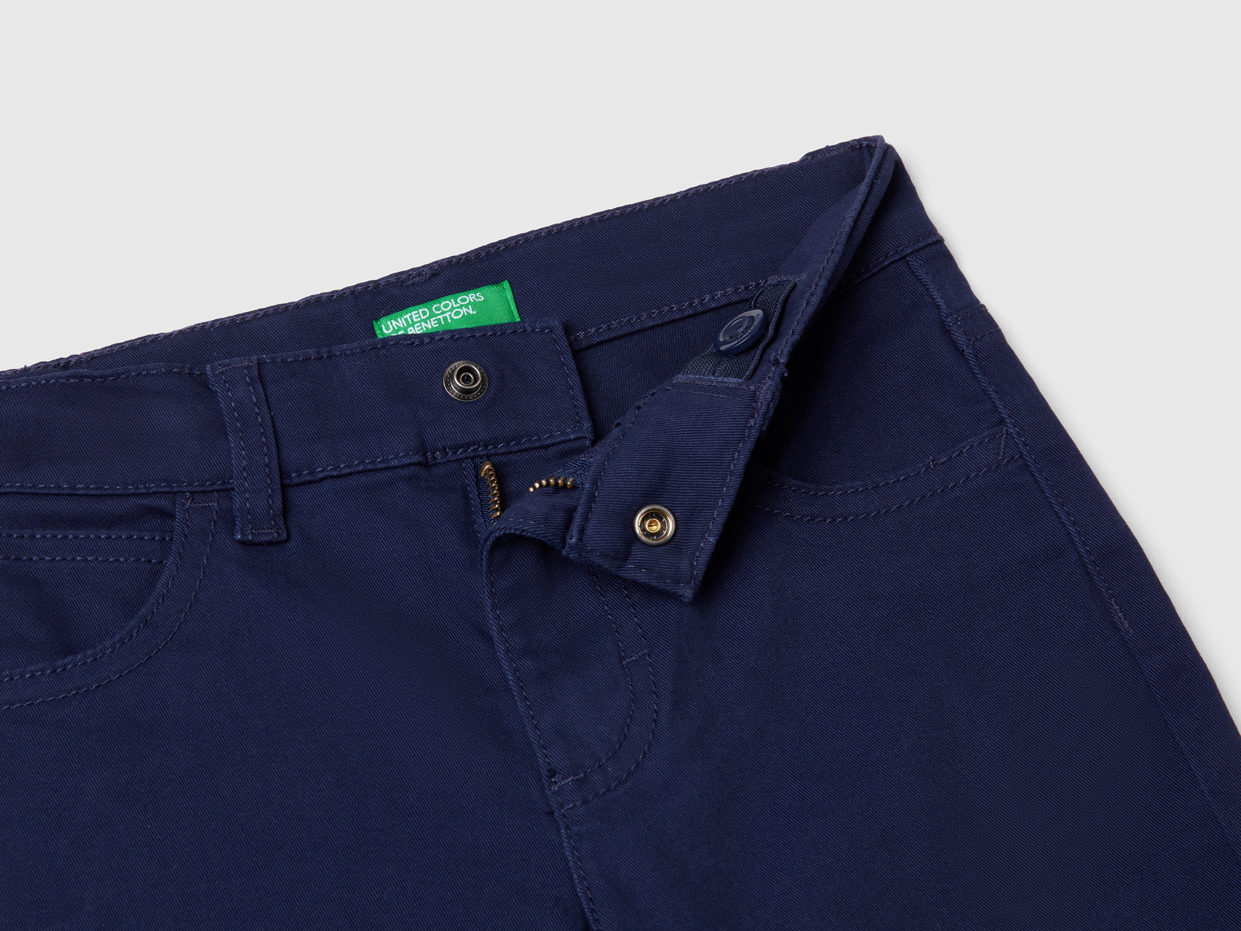 Five-pocket stretch trousers - ucb_image_DS1