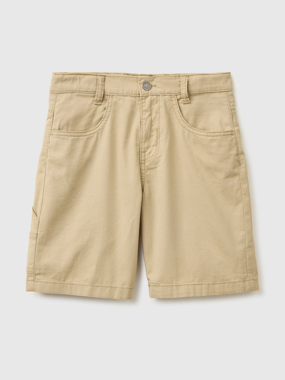 Lightweight Bermuda shorts with pockets - ucb_image_FS