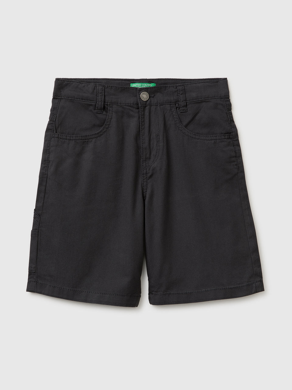 Lightweight Bermuda shorts with pockets - ucb_image_FS