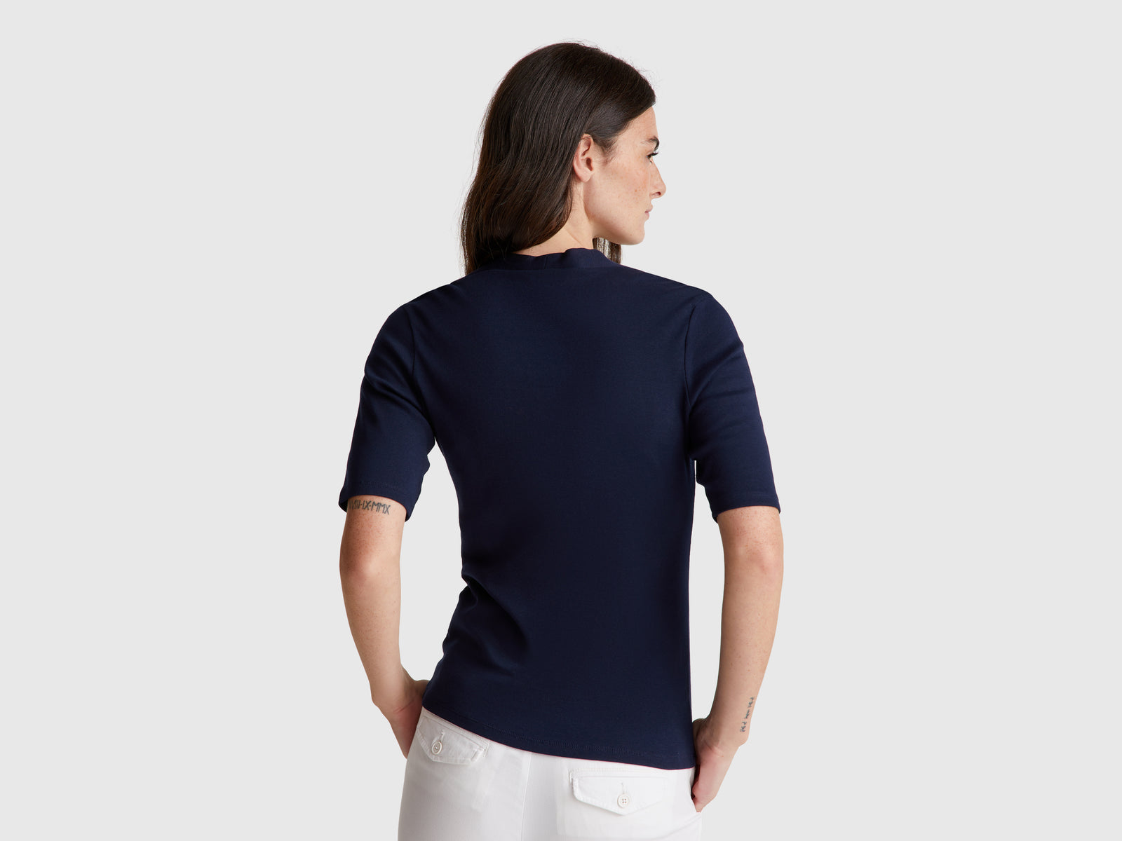 T-shirt slim fit em algodão de fibra longa - ucb_image_B