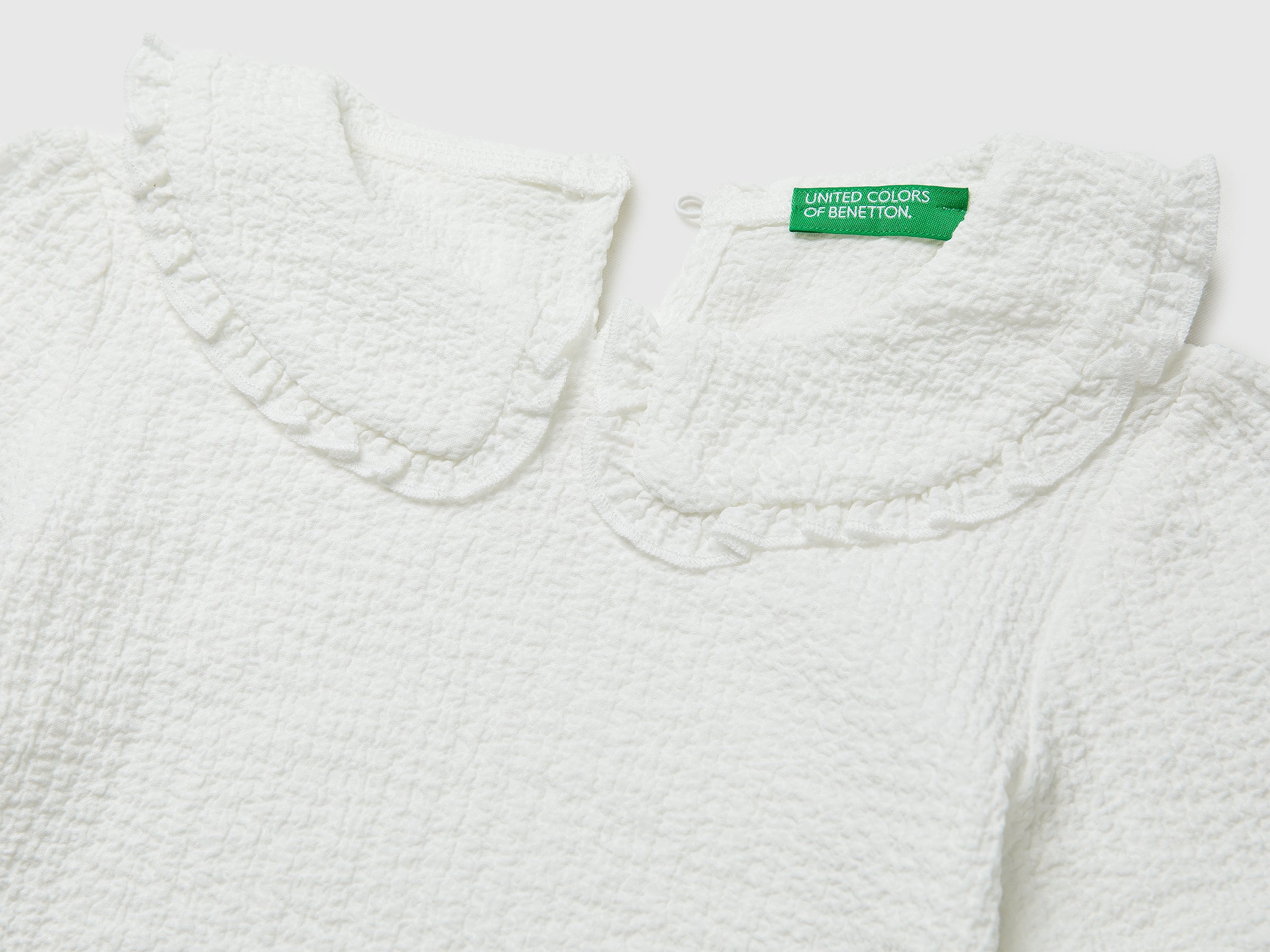 Blouse with ruffles - ucb_image_DS1