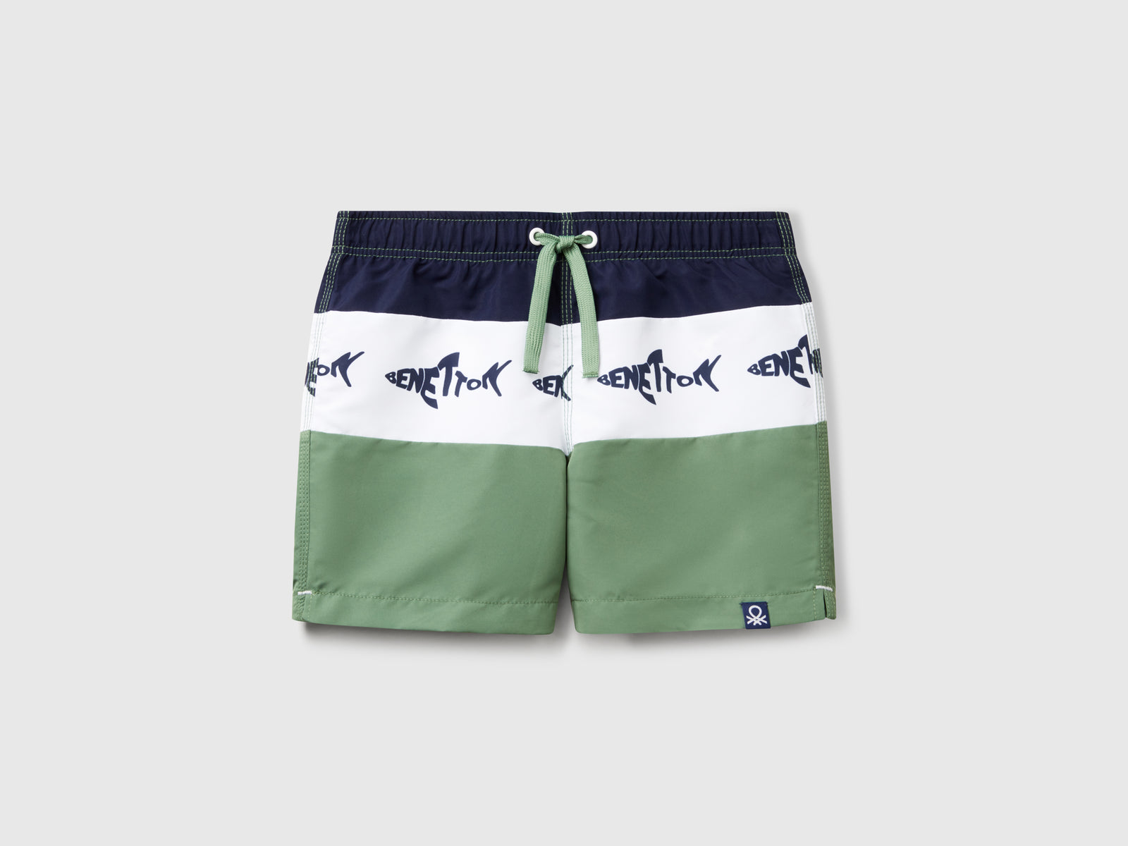 Boxers de banho com estampa de tubarões - ucb_image_FS