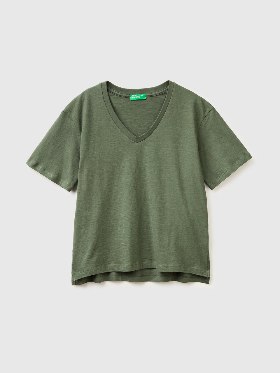 T-shirt decote em V em algodão leve - ucb_image_FS