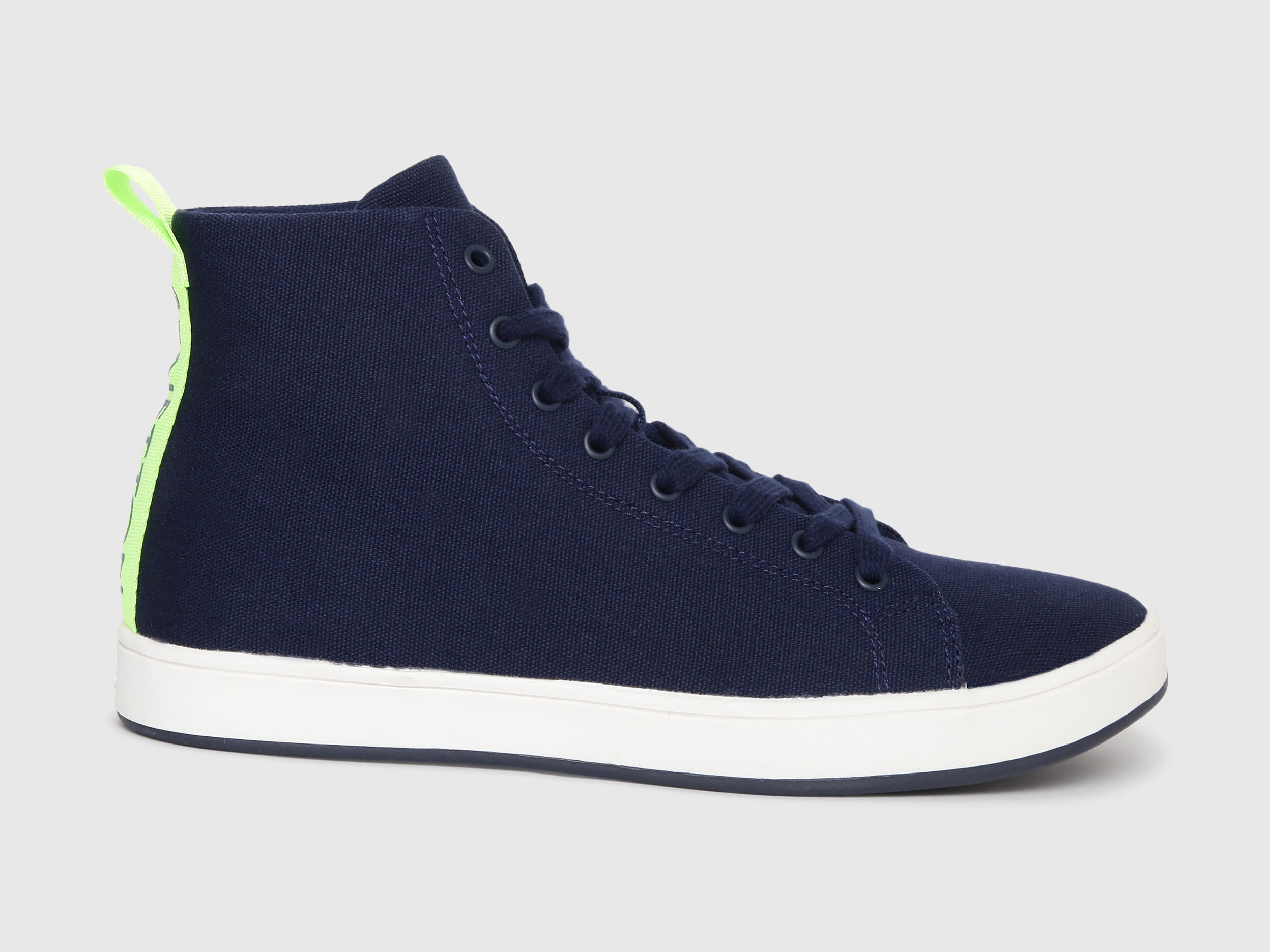 Benetton canvas shoes store