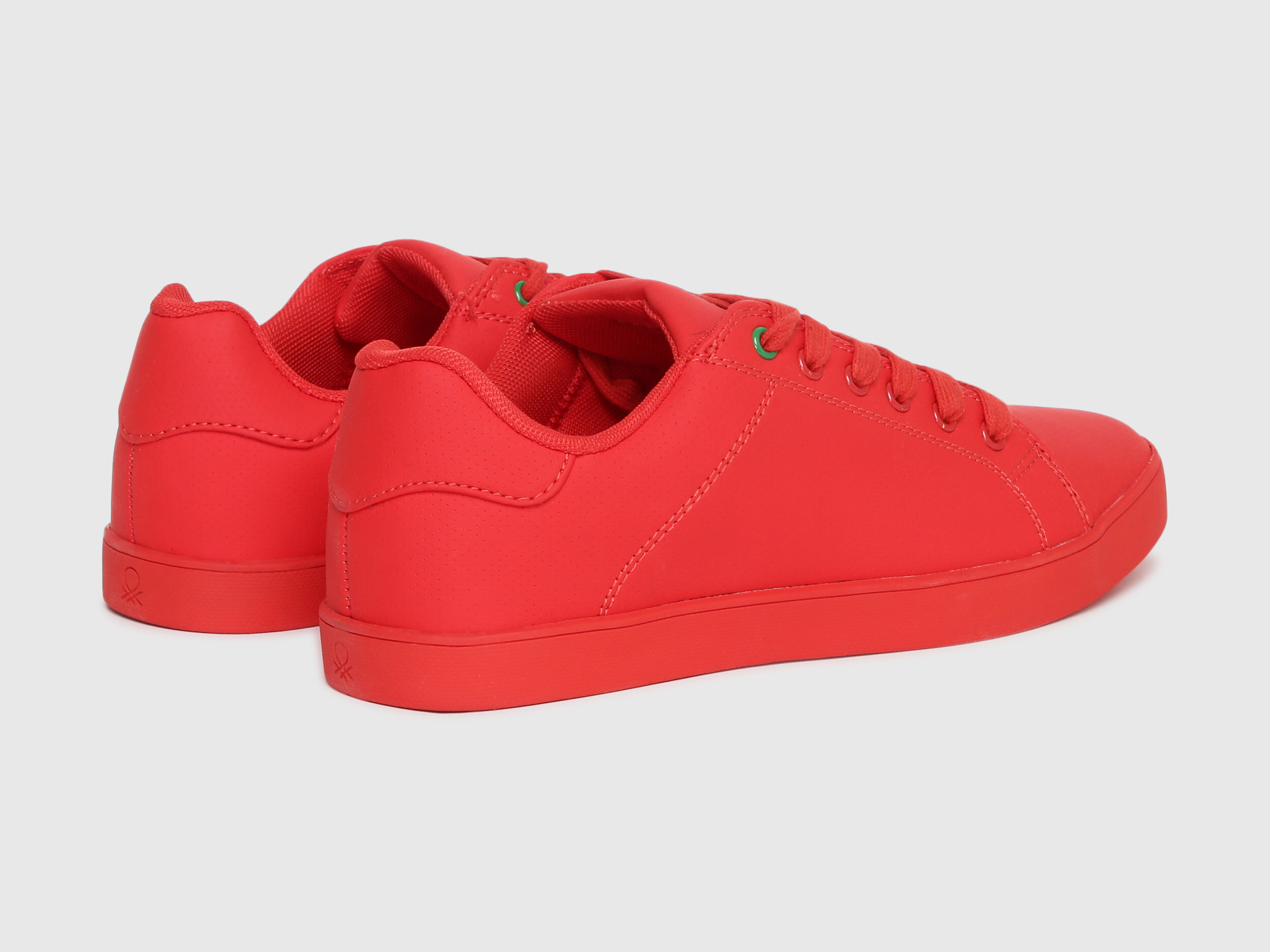 Colors of benetton shoes store