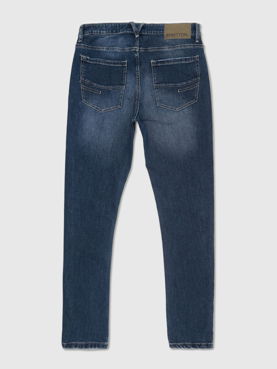 Carrot Fit Faded Blue Coolmax Jeans image number 2