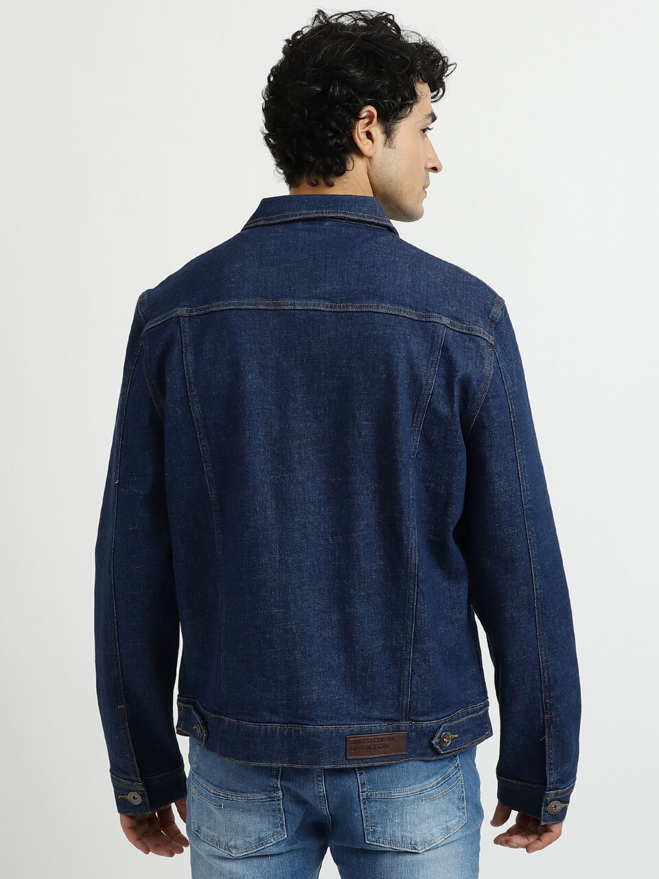 DARK BLUE DENIM TRUCKER JACKET image number null