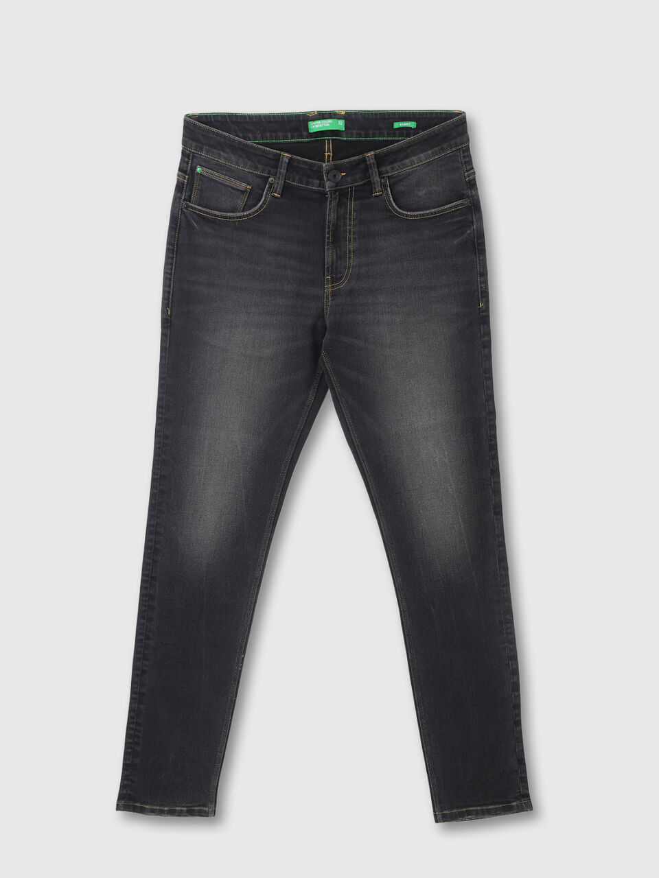 SLIM TAPERED FADED BLACK BOOMERANG JEANS image number 1