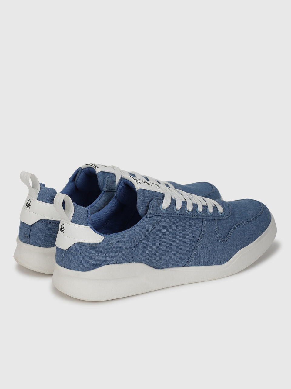 CANVAS LACE UP SNEAKER image number 2