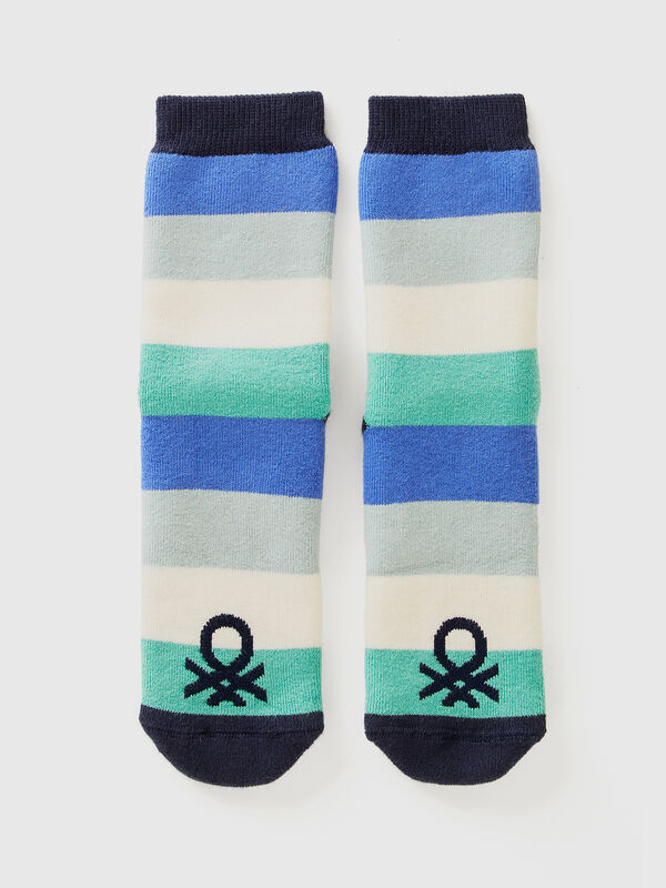 Calcetines antideslizantes verdes y azules Niño