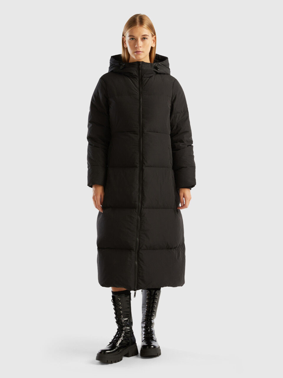 Plumifero negro mujer 2025