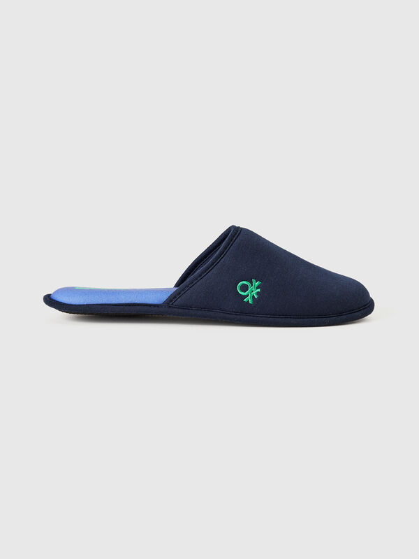 Zapatillas con logotipo