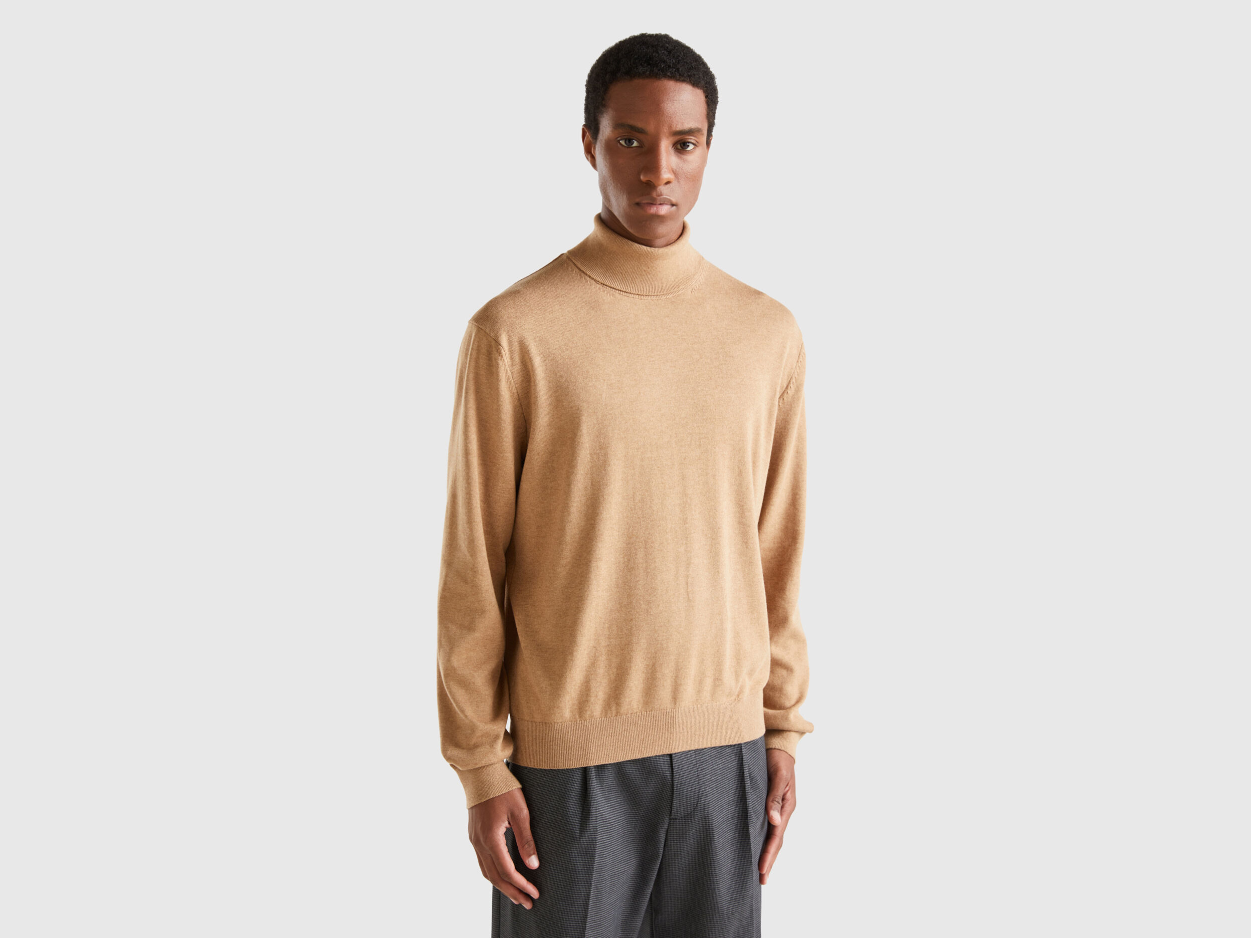 Jersey de cuello alto de algodon y lana Camel Benetton
