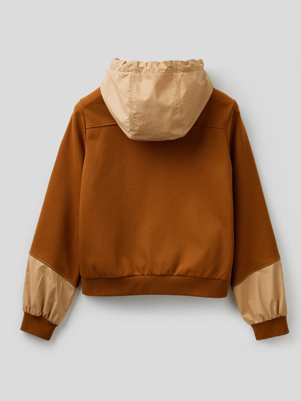 Sudadera con cremallera y capucha image number 2