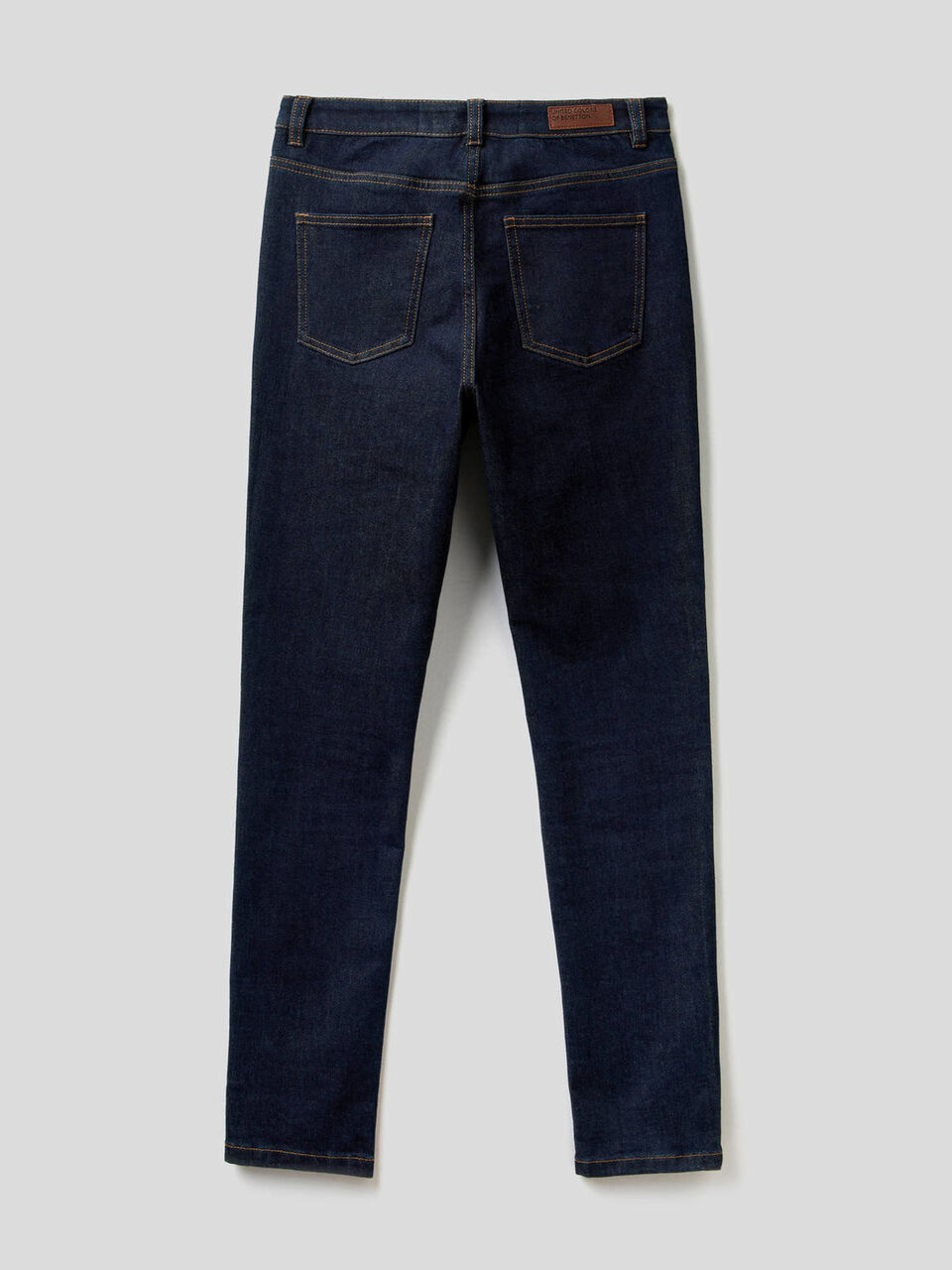 Vaqueros pitillo en denim de algodón elástico image number 2