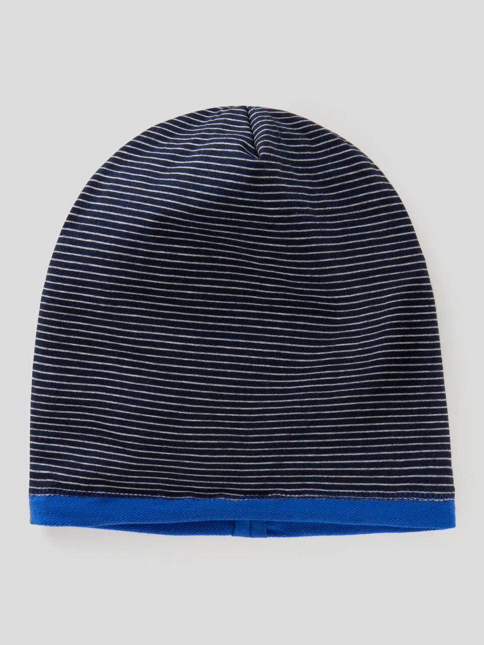 Gorro reversible de algodón elástico image number 2