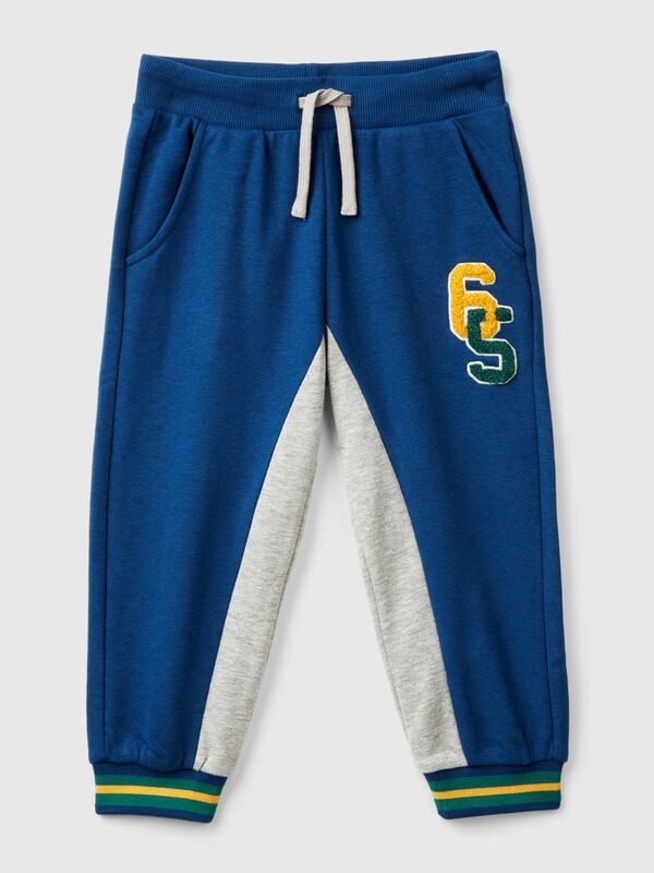 Pantalón de felpa con bordado Niño
