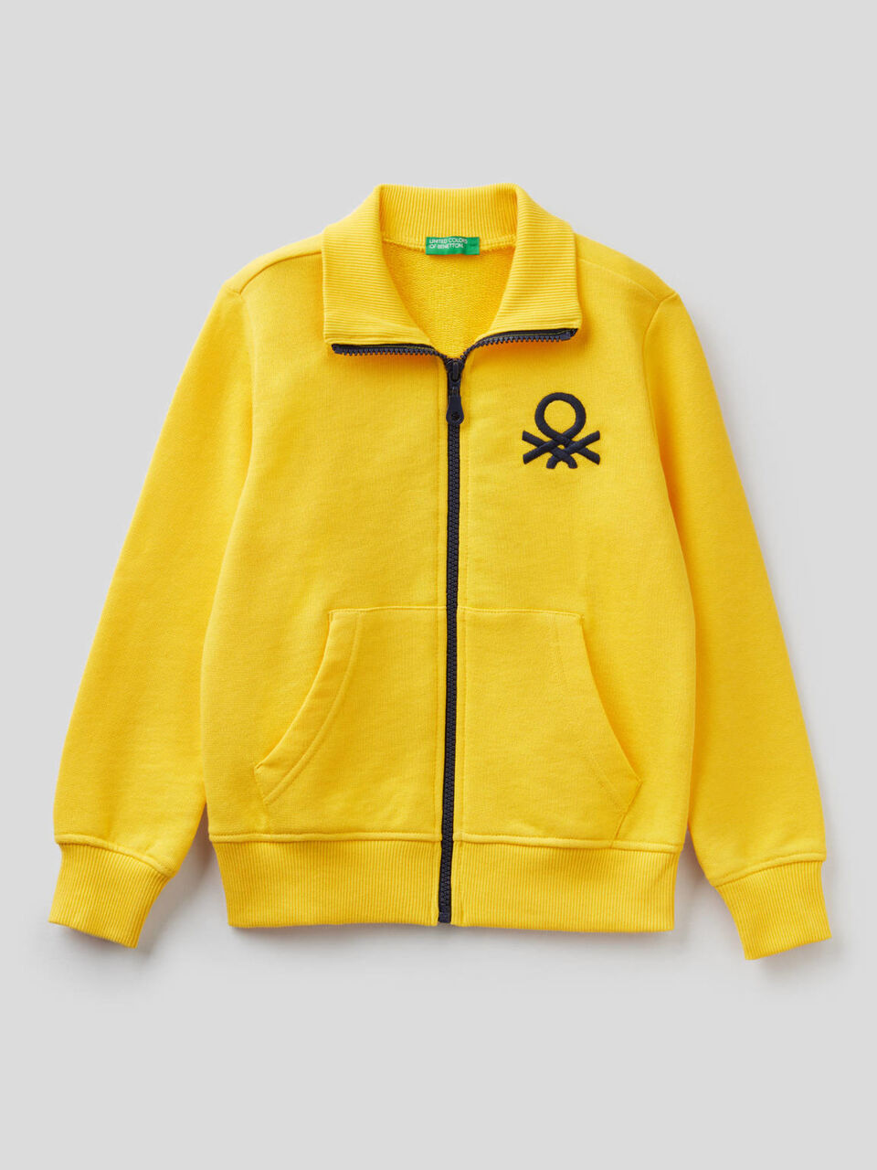 Sudadera con cremallera y logotipo bordado image number 1
