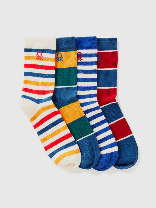 Cuatro pares de calcetines estampados Niño