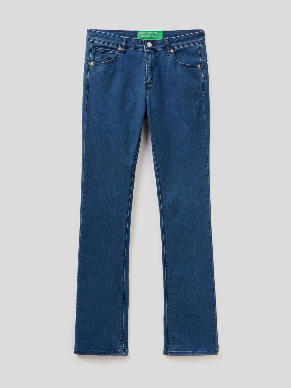 Vaqueros push-up de corte bootcut image number 1