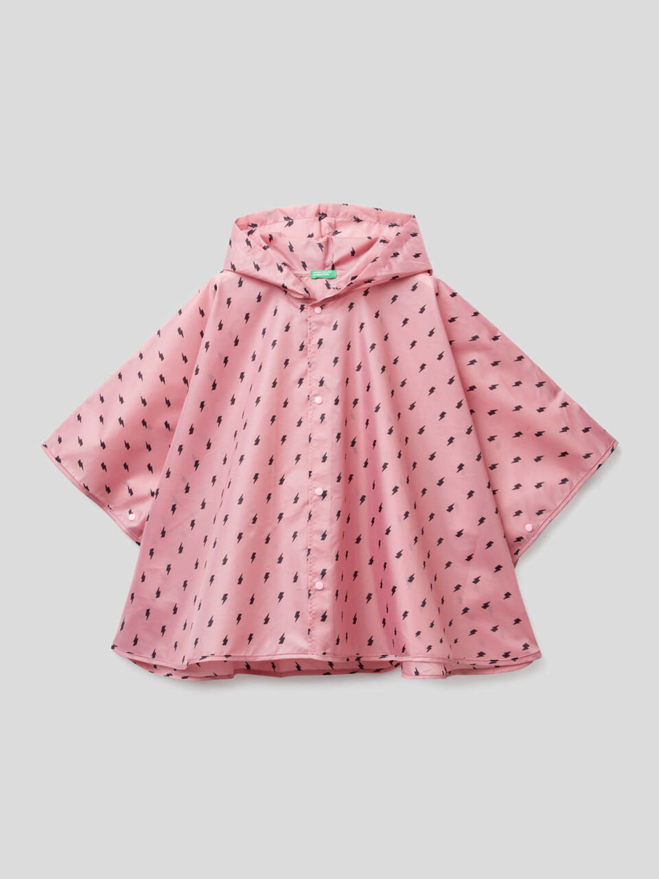Capa impermeable estampada image number 1