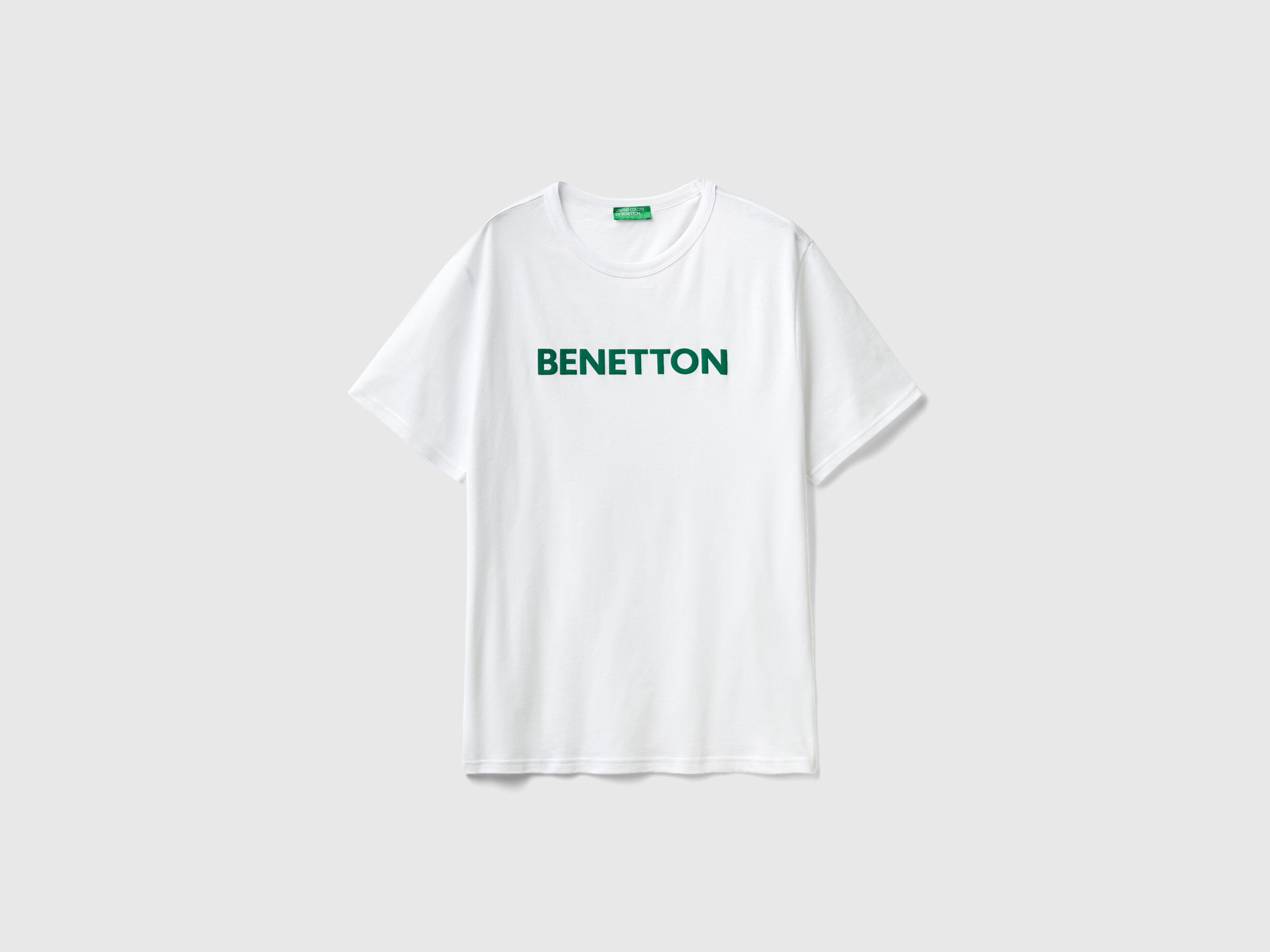 Camiseta blanca de algodon organico con logotipo verde Blanco Benetton