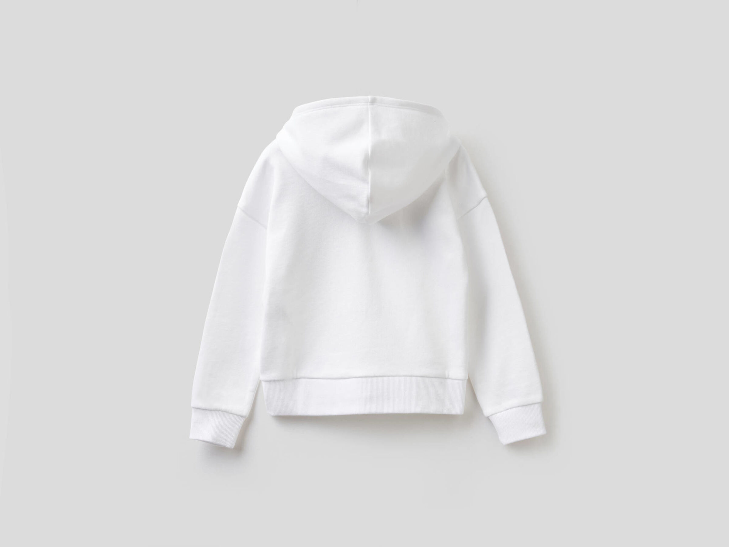 Sudadera con estampado y tachuelas de colores image number null