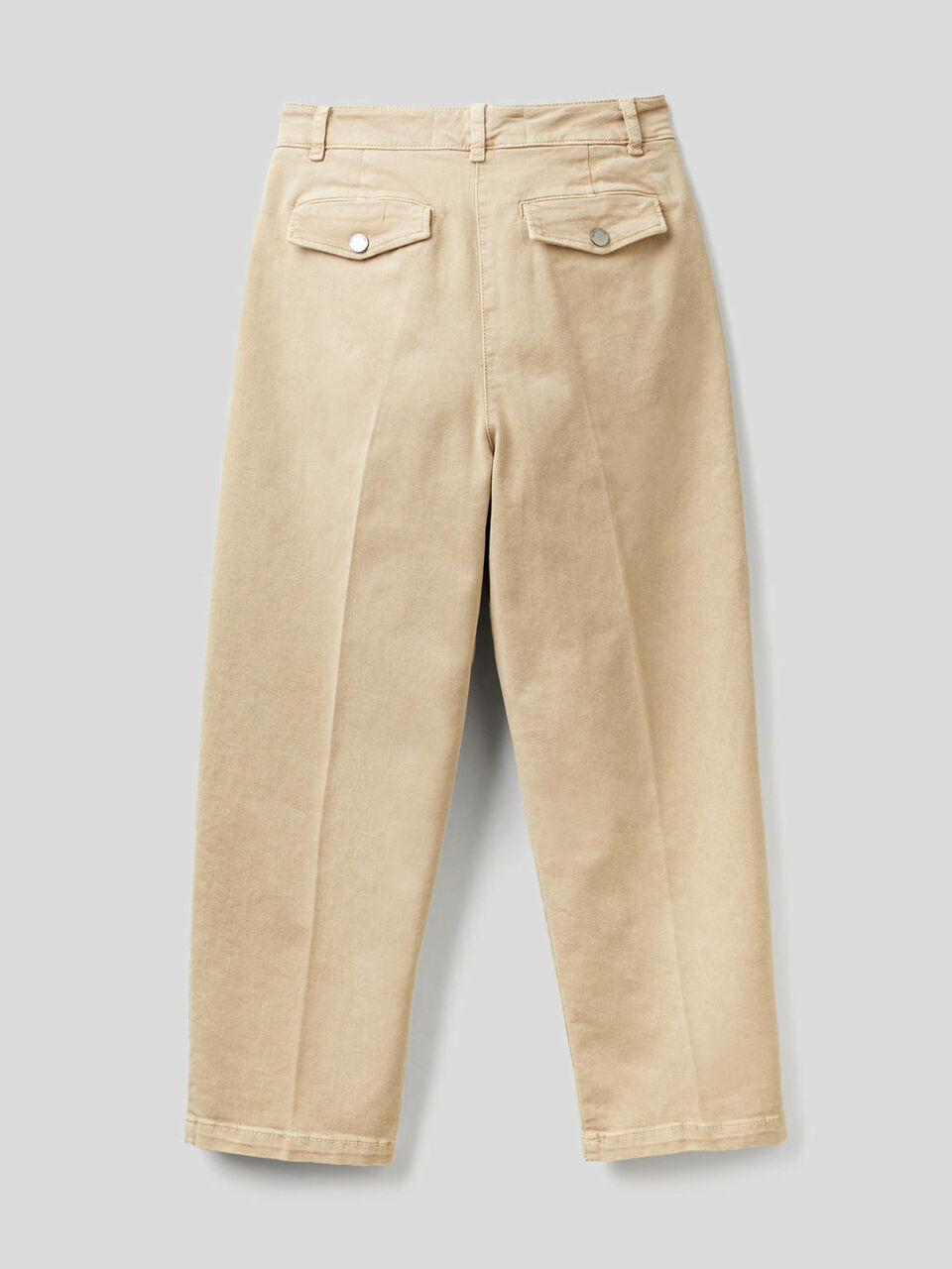 Pantalón de corte zanahoria con pliegues image number 2