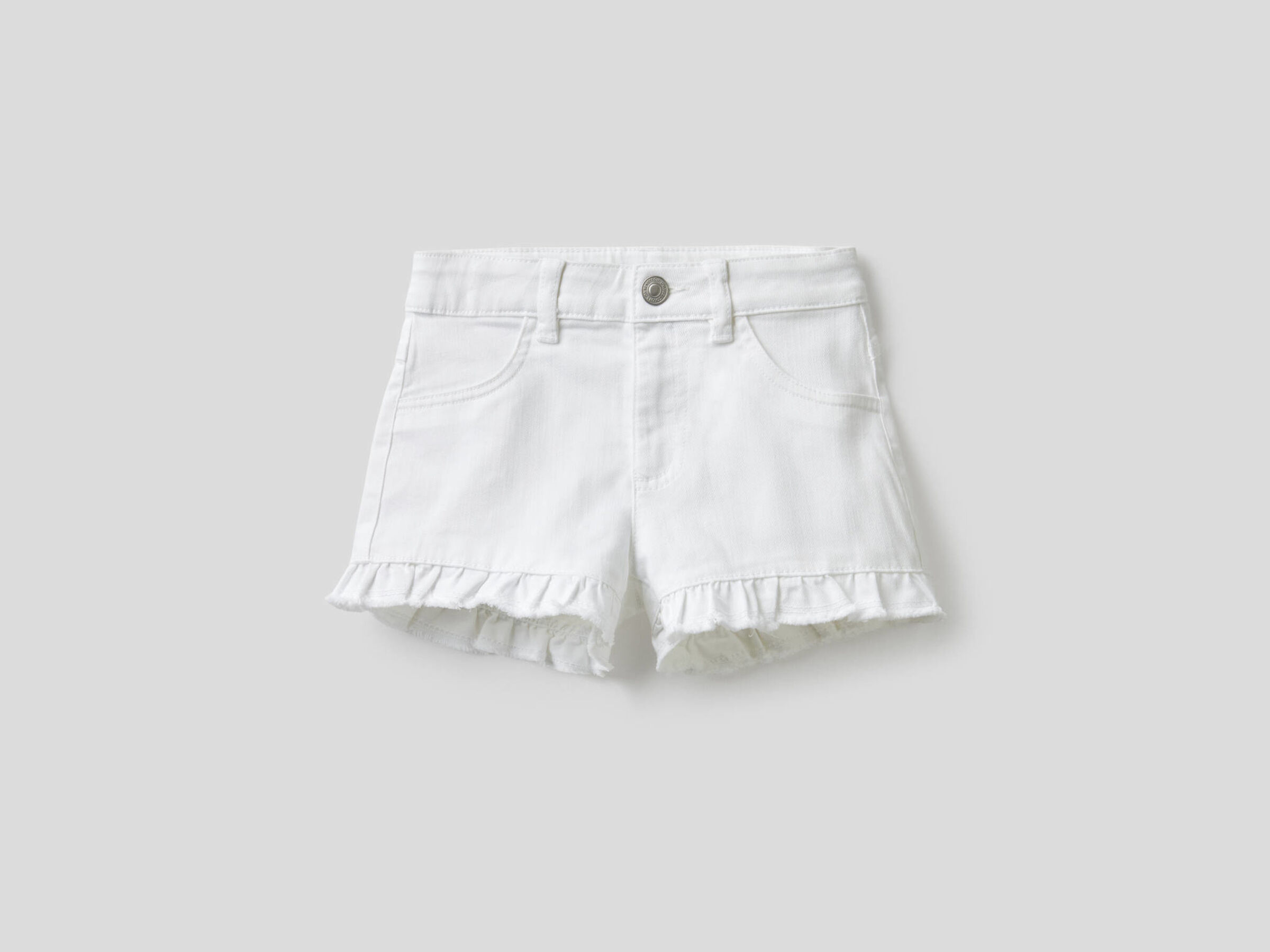 Pantalón corto liso con volante image number null
