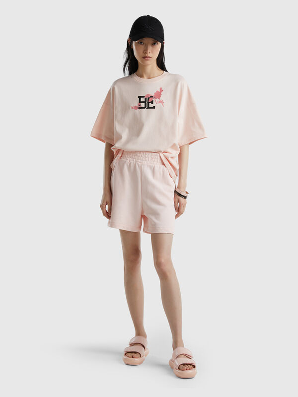 Camiseta "BE" con estampado y bordado Mujer
