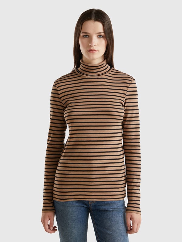 Camiseta de rayas con cuello alto Camiseta de rayas con cuello alto Mujer