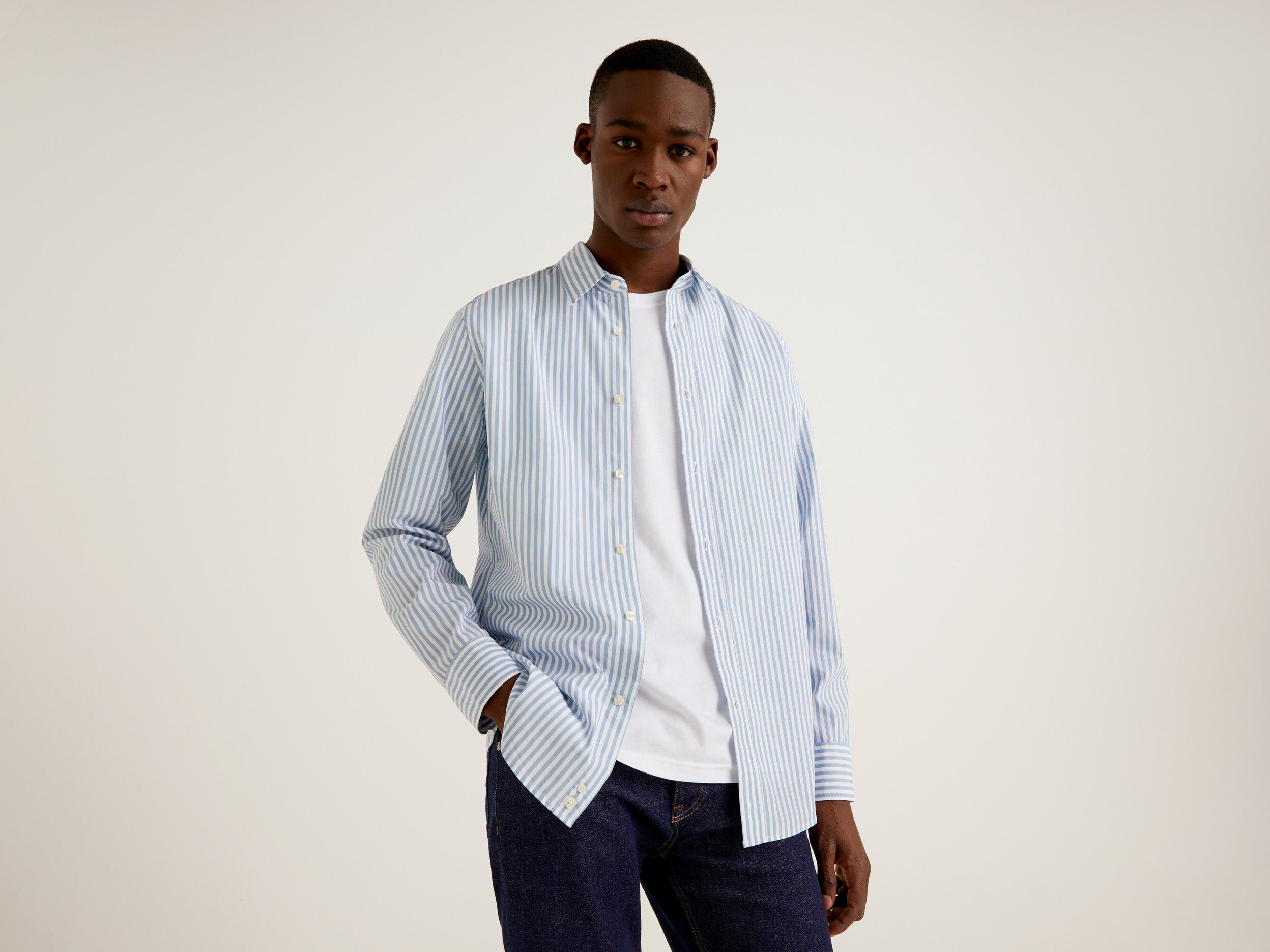 Camisa slim fit de algod n te ido en hilo Celeste Benetton