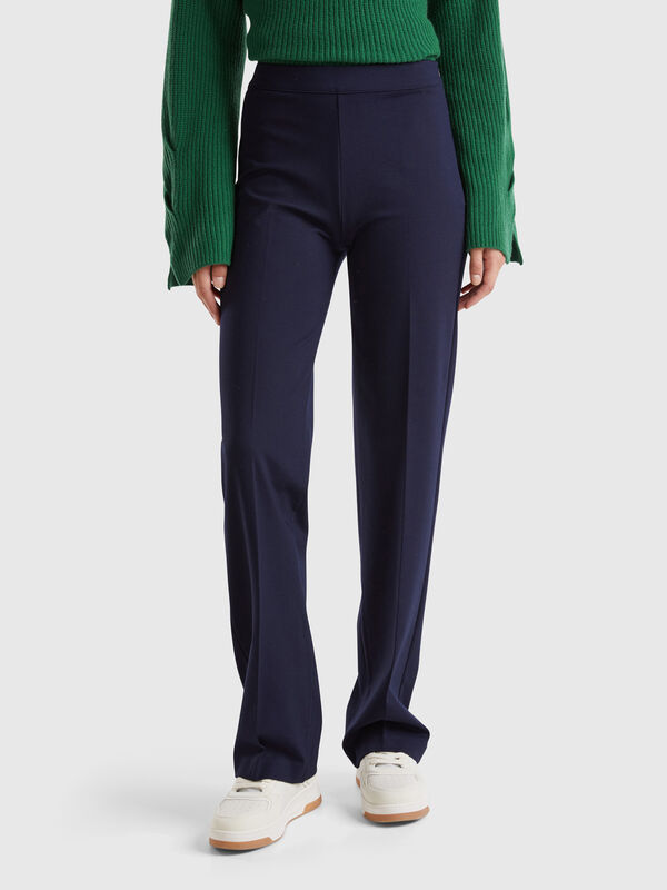 Pantalón clásico de corte recto Pantalón clásico de corte recto Mujer