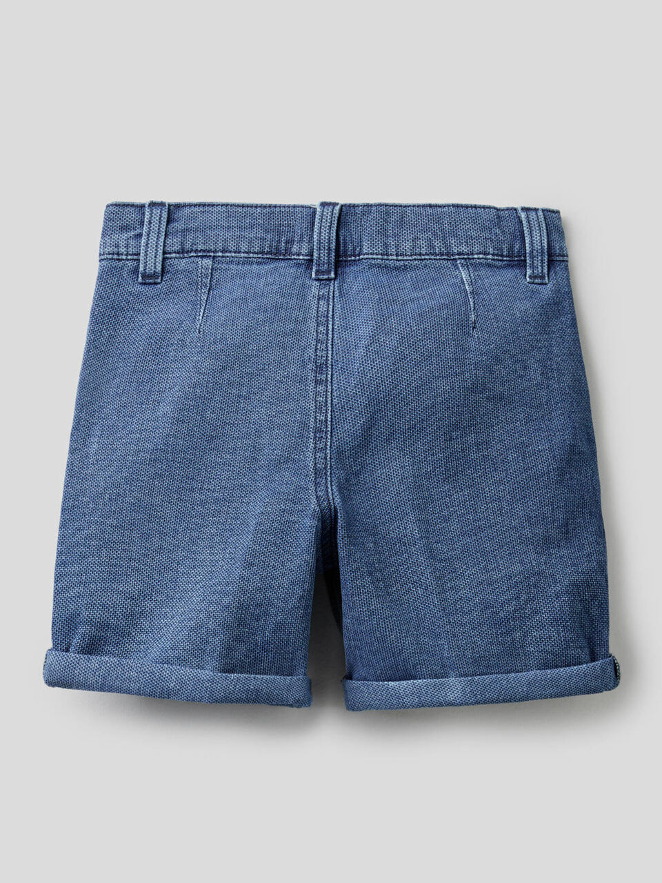 Pantalón corto en denim de algodón elástico image number 2