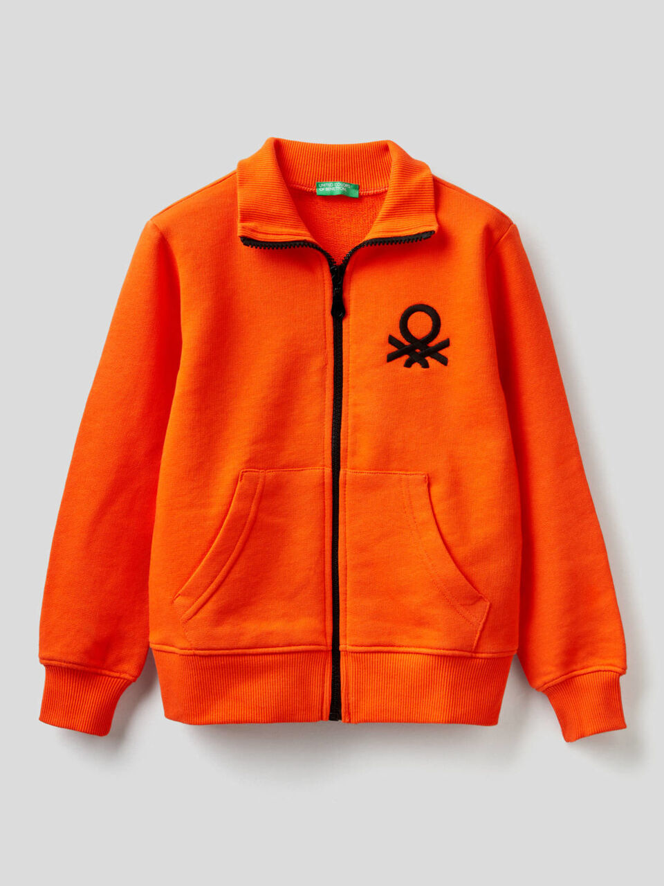 Sudadera con cremallera y logotipo bordado image number 1