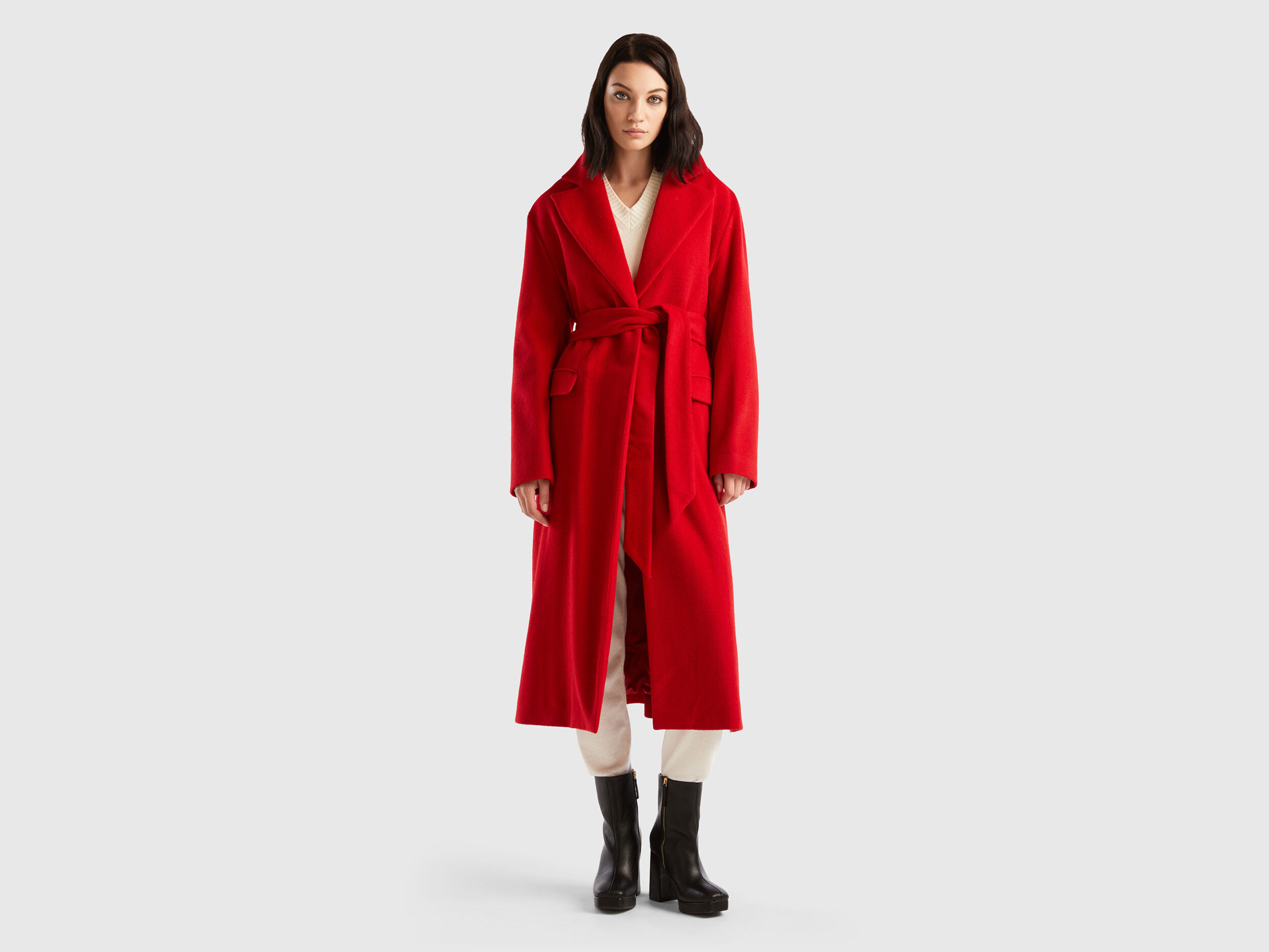 Abrigo rojo largo best sale