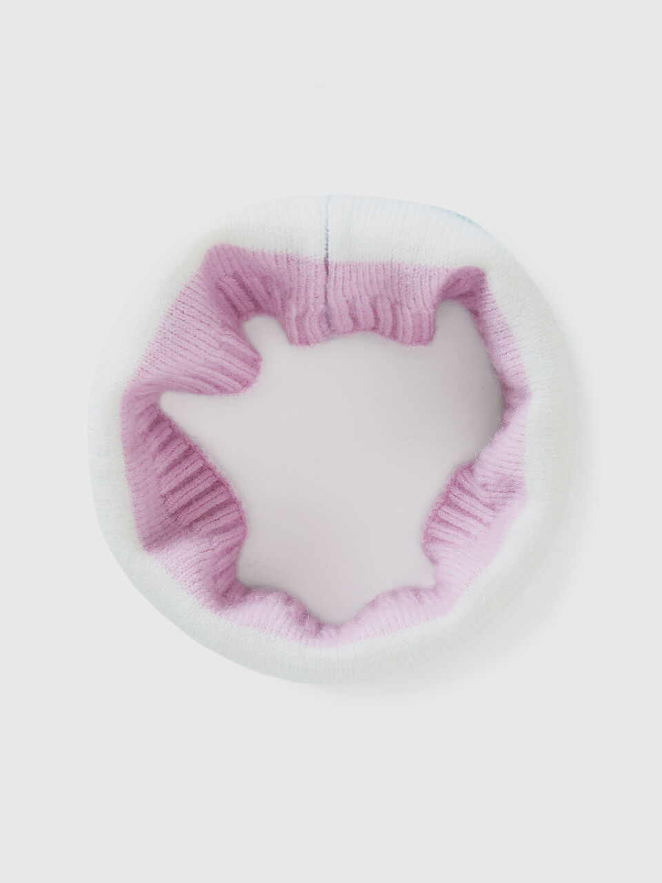 NECK Niño image number 1