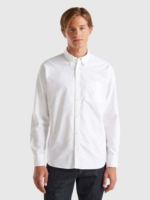 Camisa regular fit button down Hombre