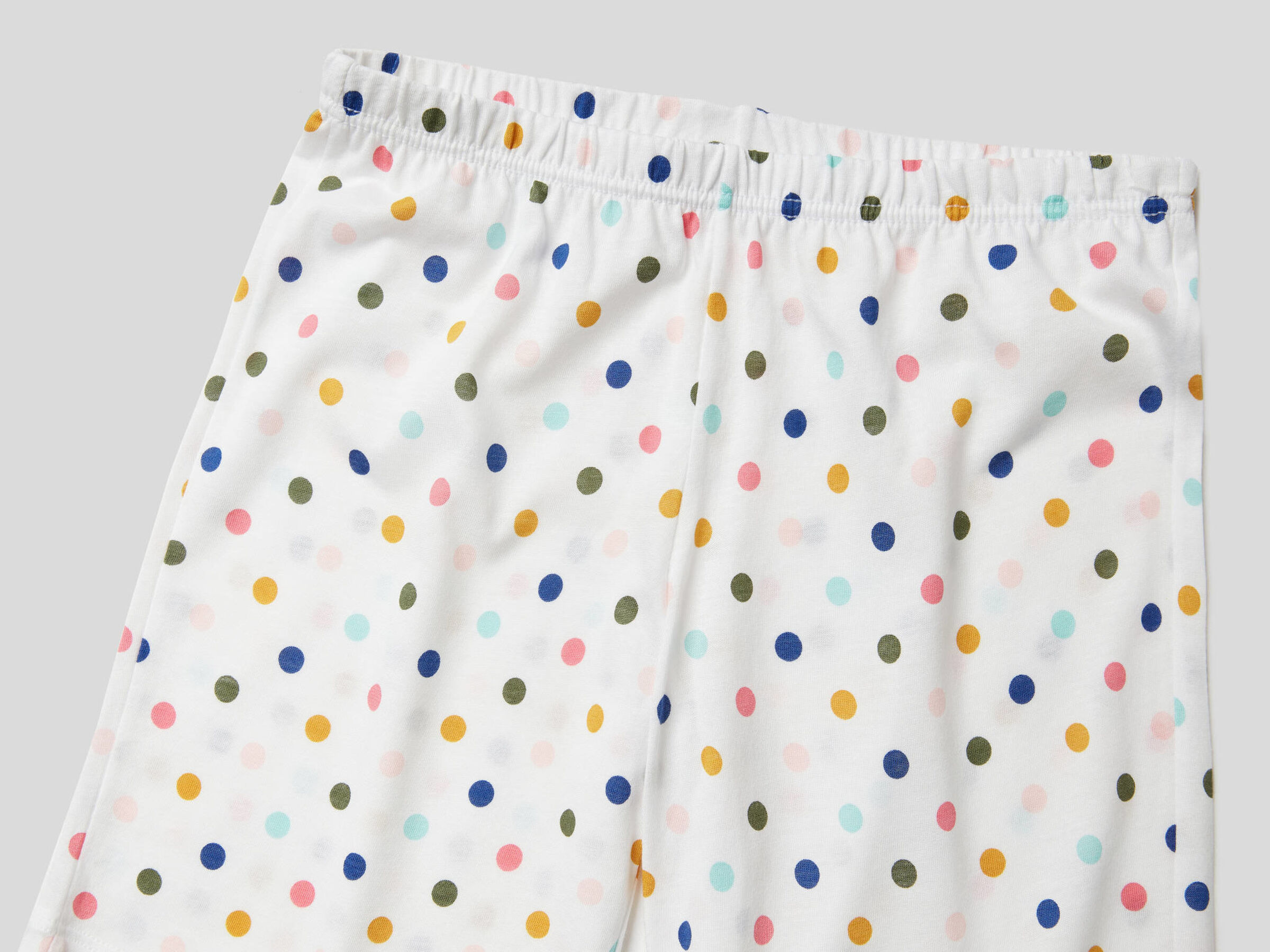 Pijama corto con estampado multicolor image number null