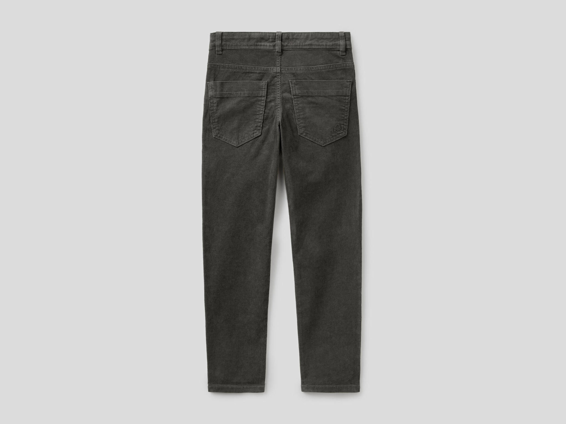 Pantalón slim fit de pana elástica image number null