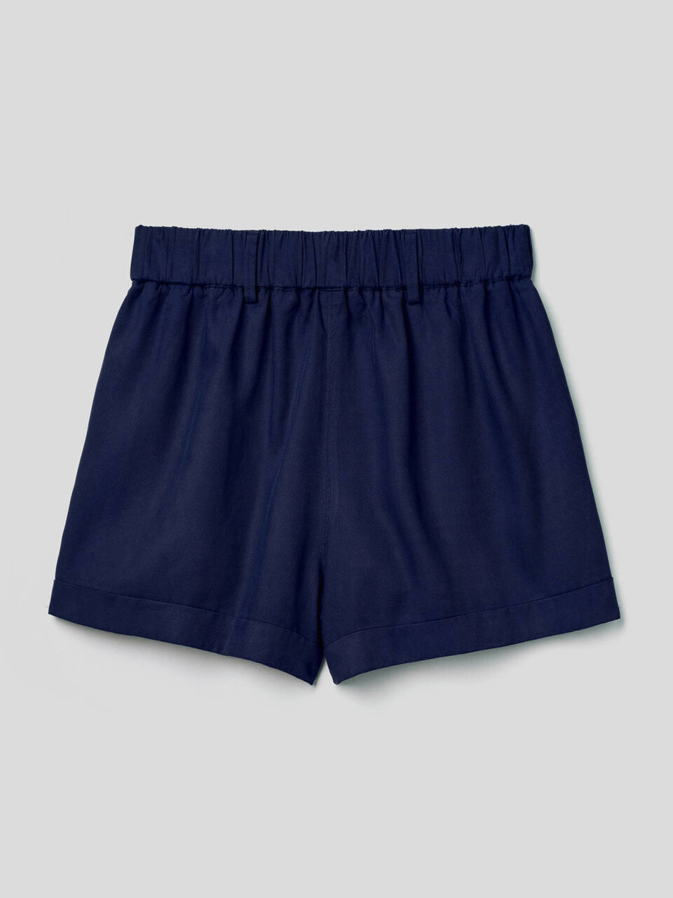 Pantalón corto liso con vuelta image number 2